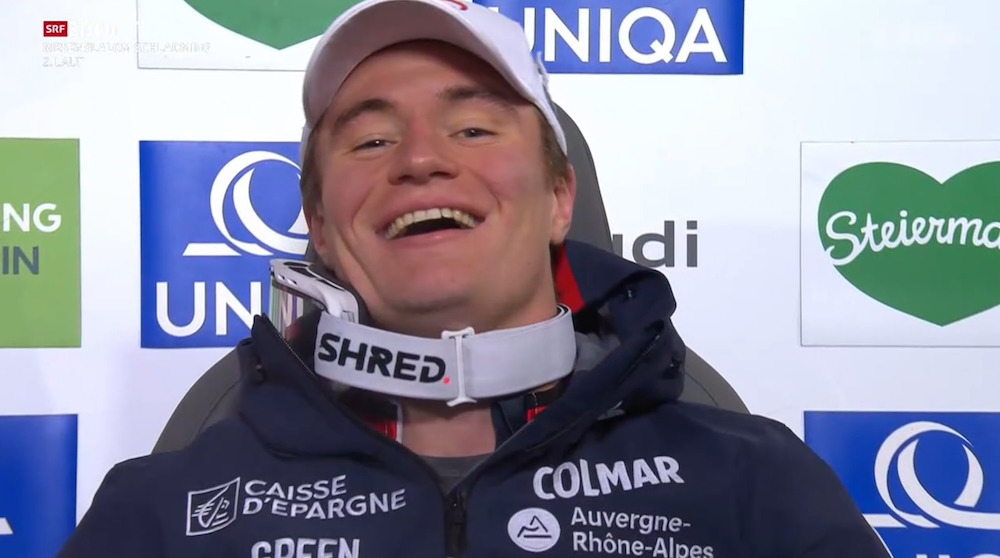 ����� ����