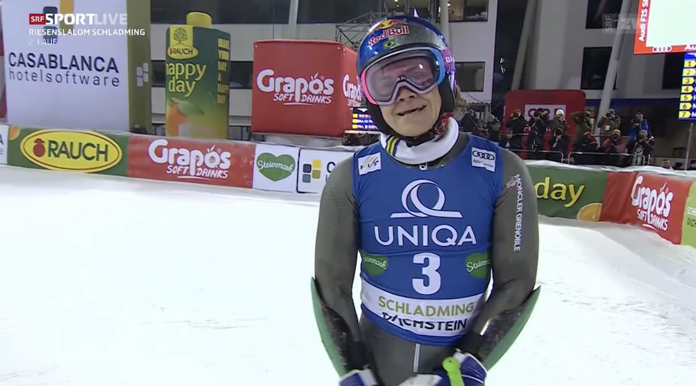 ����� ����