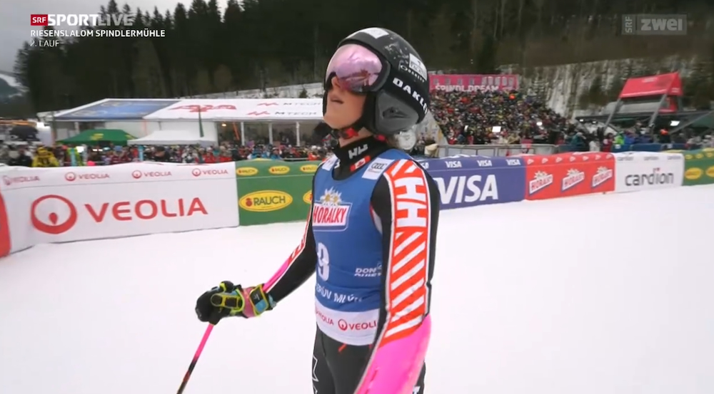 ����� ����