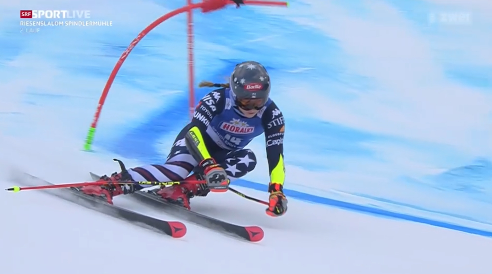 ����� ����