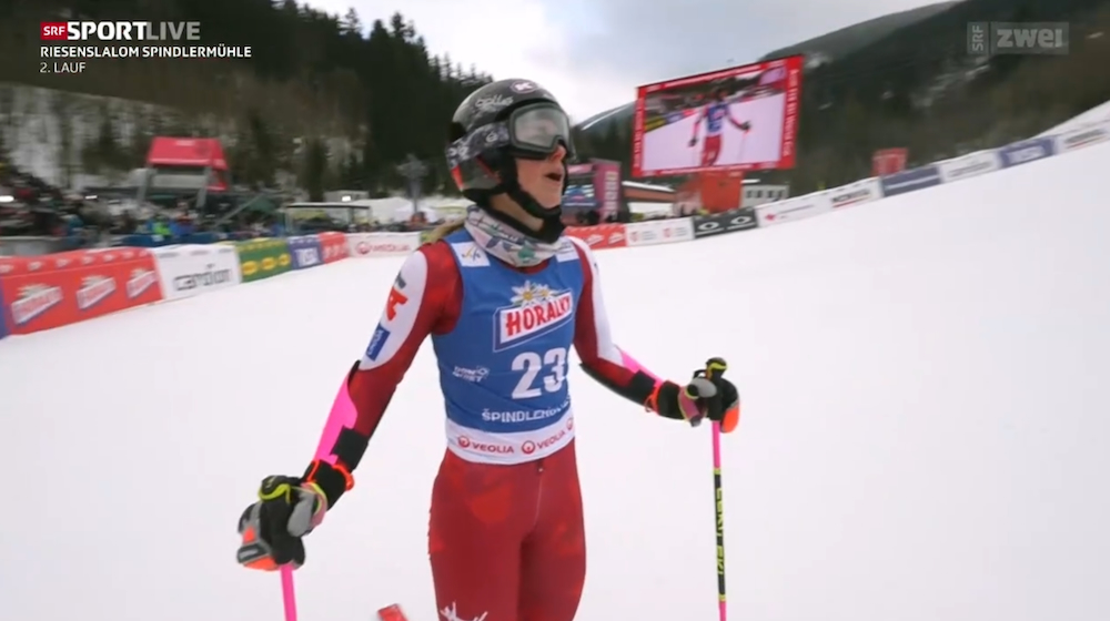 ����� ����