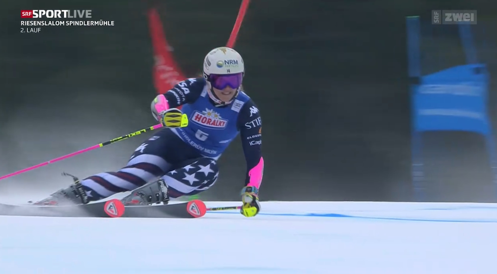 ����� ����