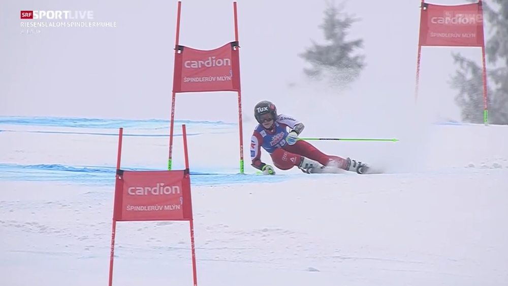 ����� ����