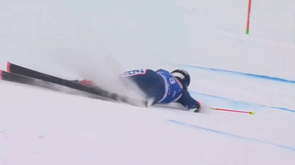 ����� ����