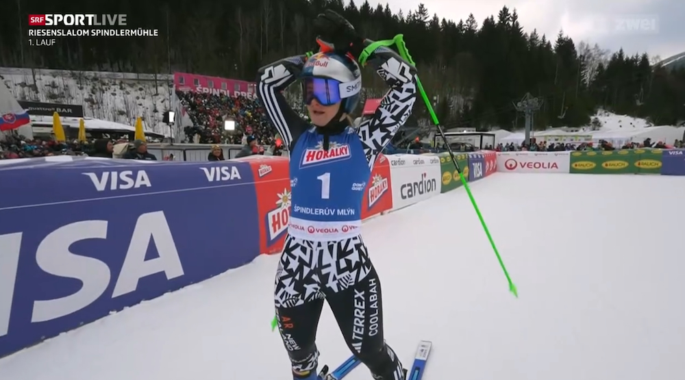 ����� ����