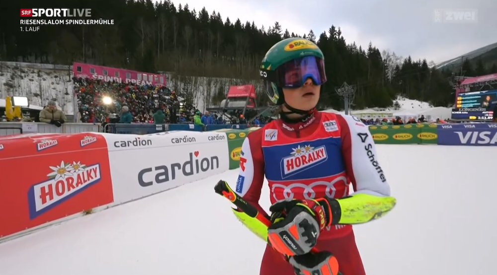 ����� ����