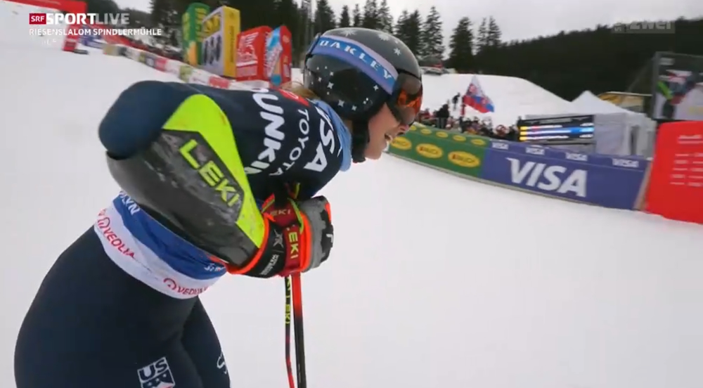 ����� ����