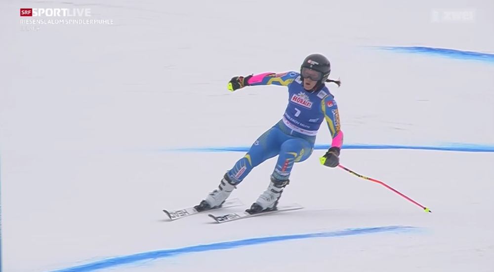 ����� ����