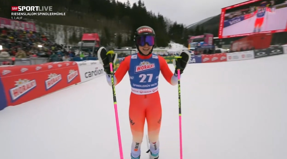 ����� ����