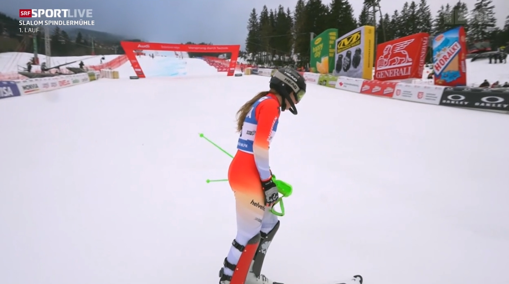 ����� ����