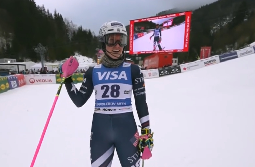 ����� ����