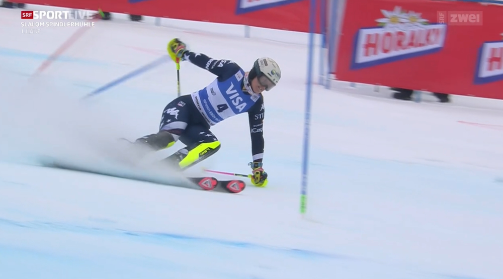 ����� ����