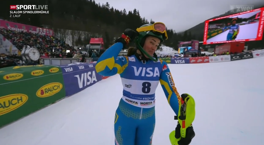 ����� ����