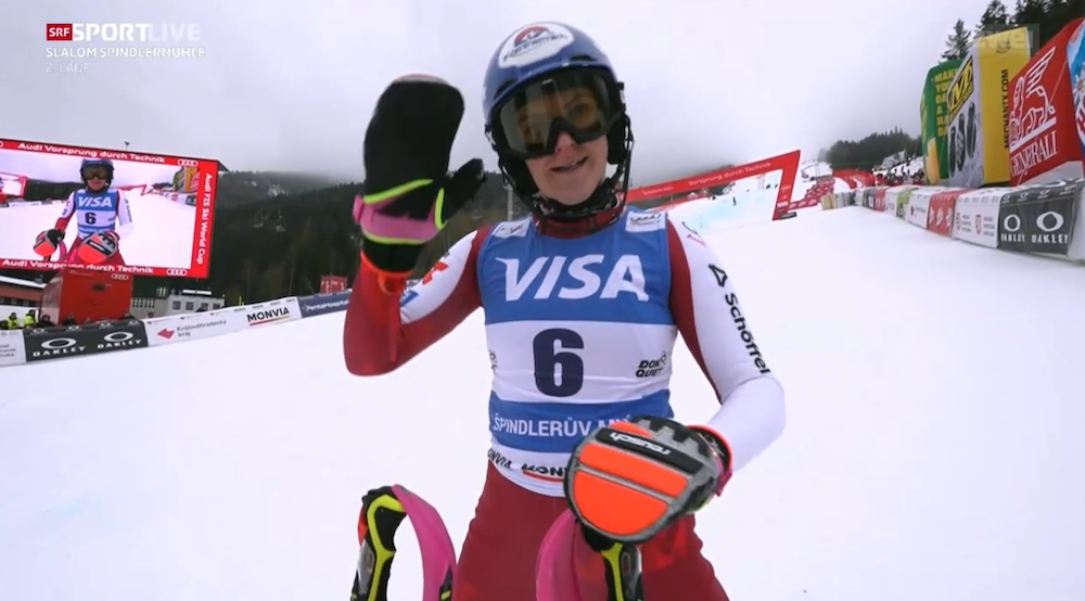 ����� ����