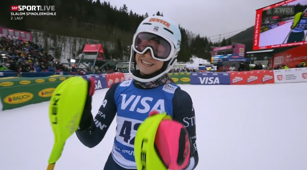 ����� ����