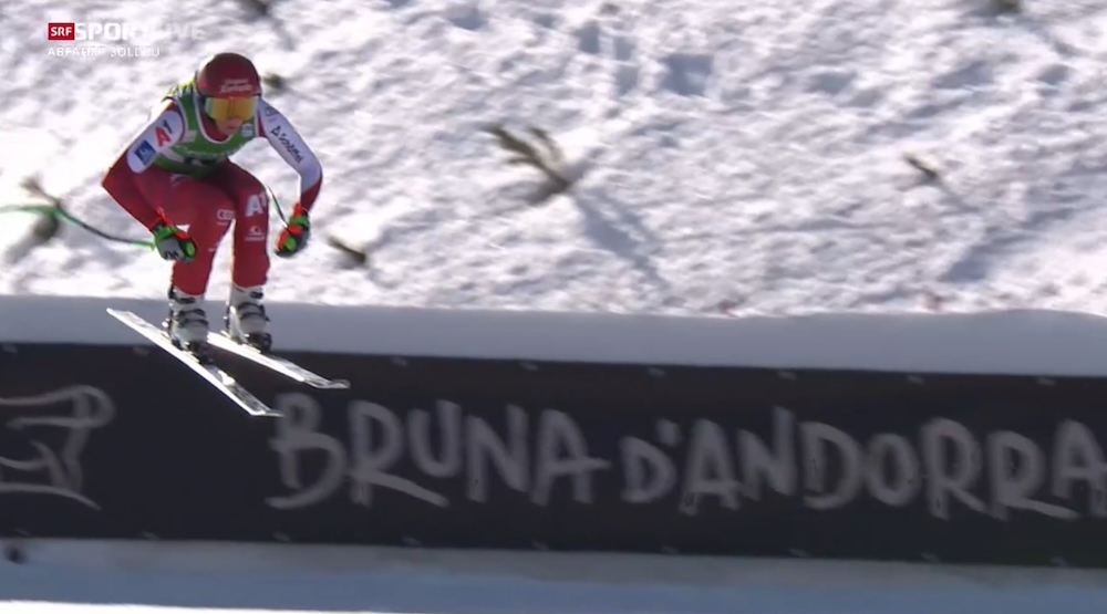 ����� ����