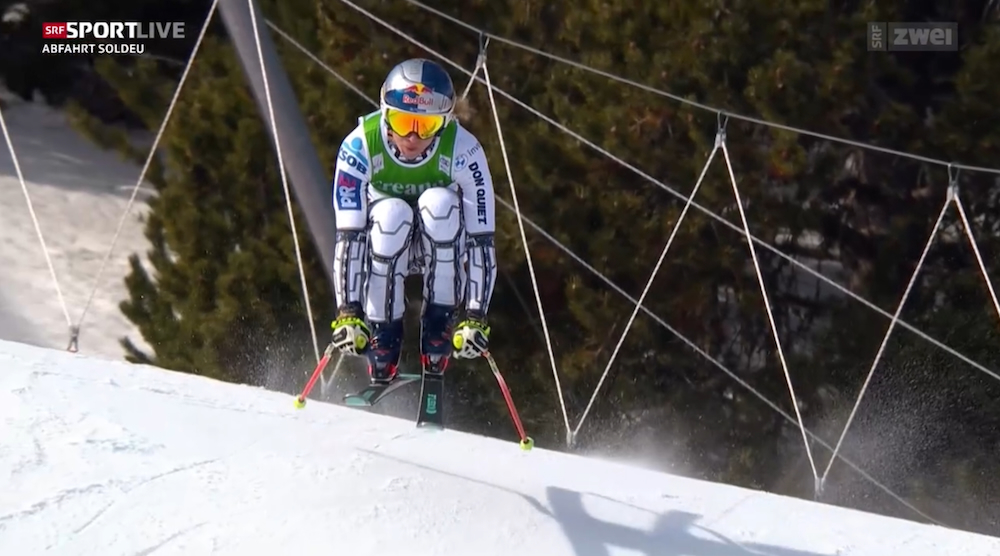 ����� ����