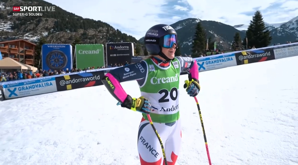 ����� ����