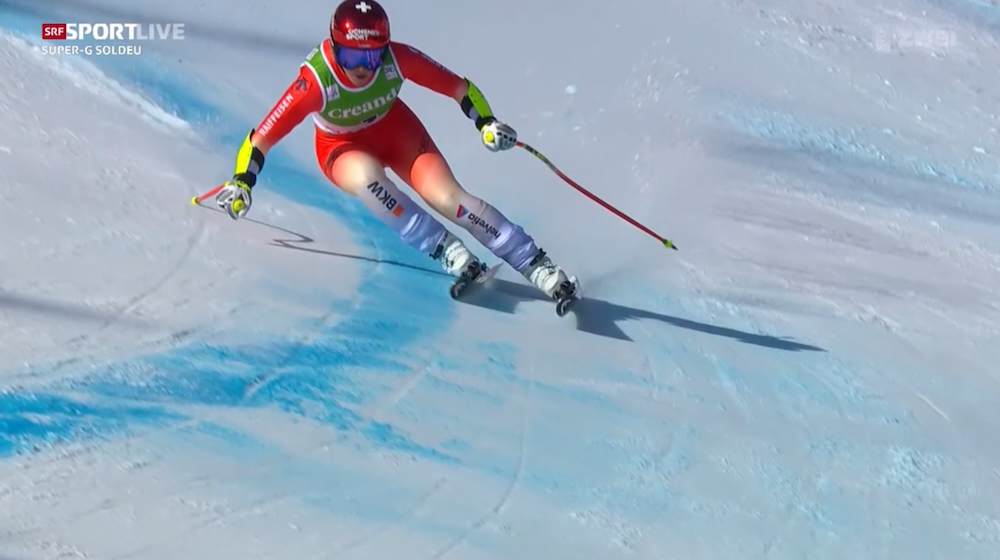 ����� ����