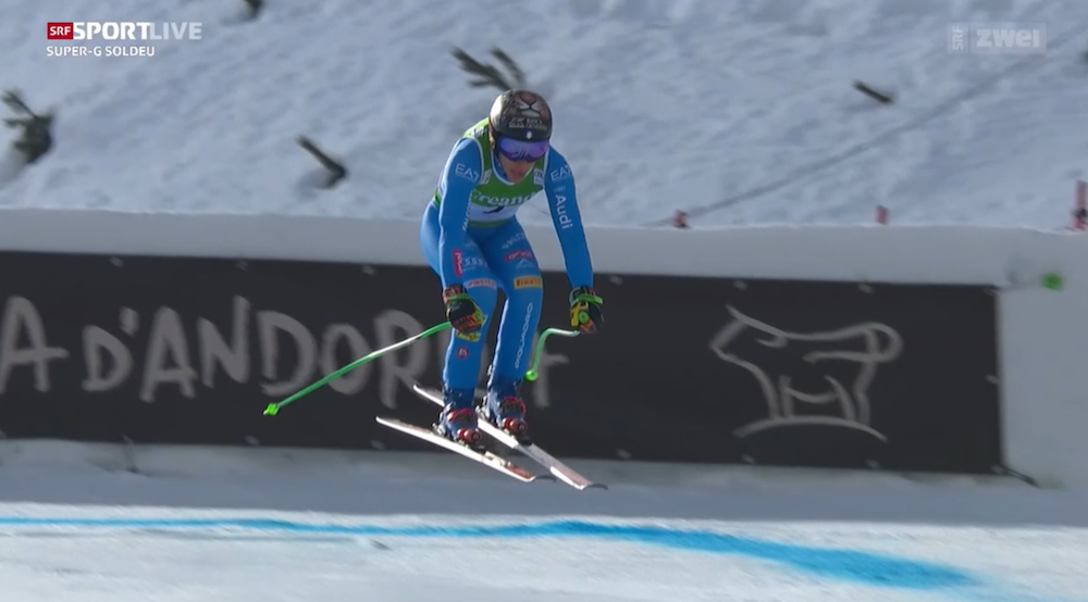 ����� ����