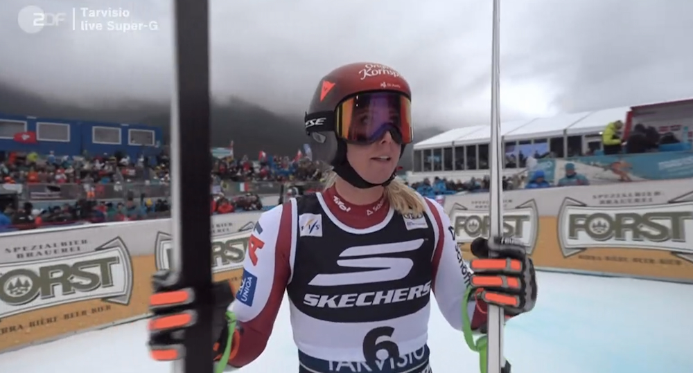 ����� ����