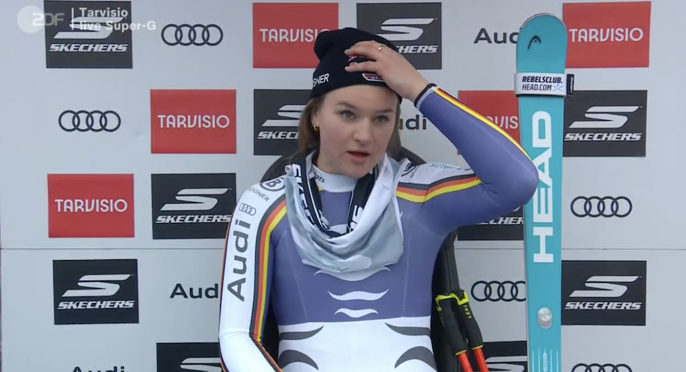 ����� ����