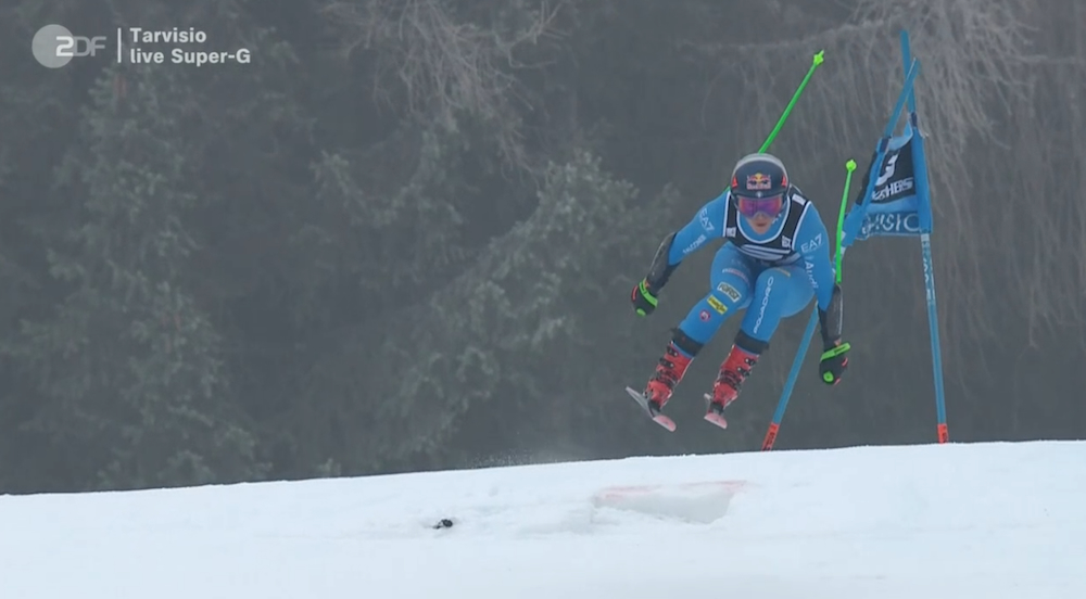 ����� ����