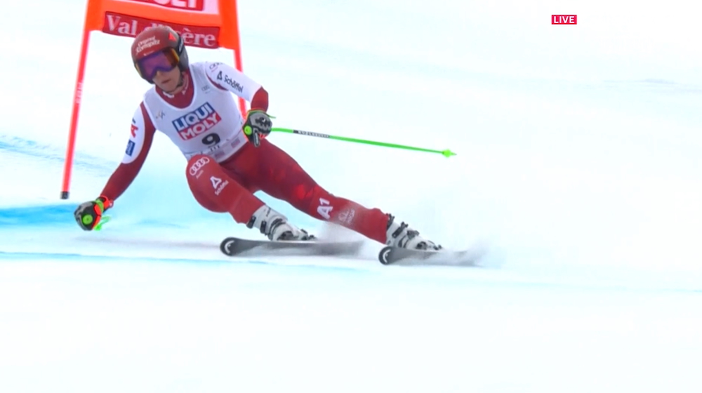 ����� ����