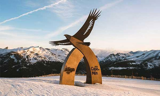 ����� ����