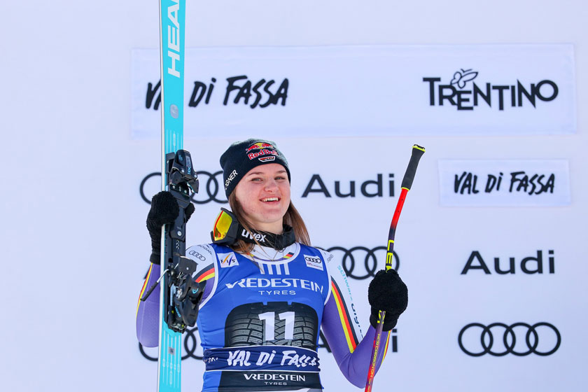 ����� ����