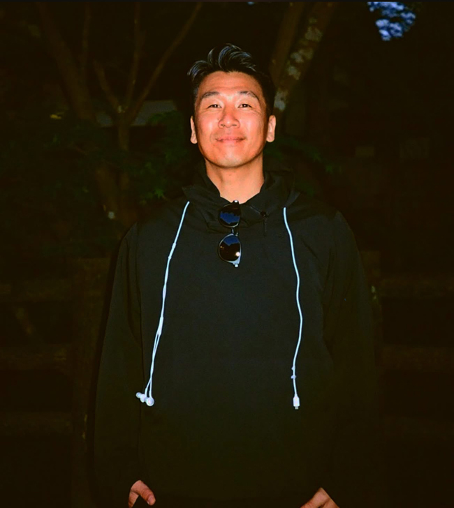 ����� ����