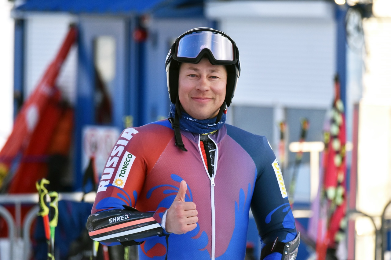 ����� ����