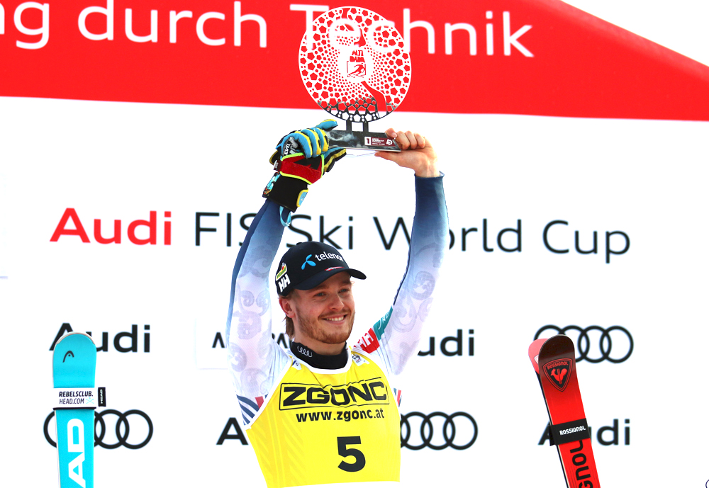 ����� ����