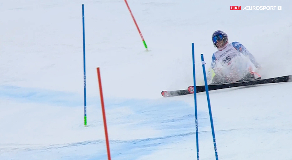 ����� ����