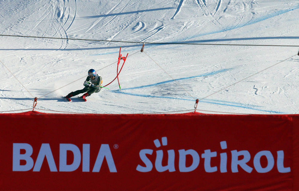 ����� ����