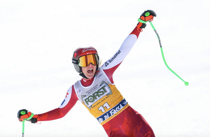 ����� ����