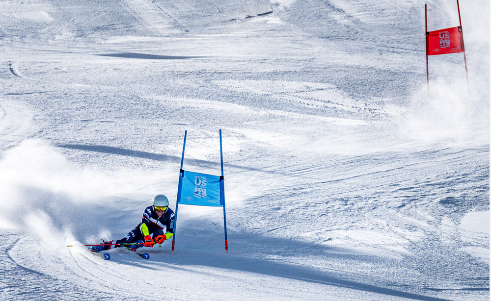 ����� ����