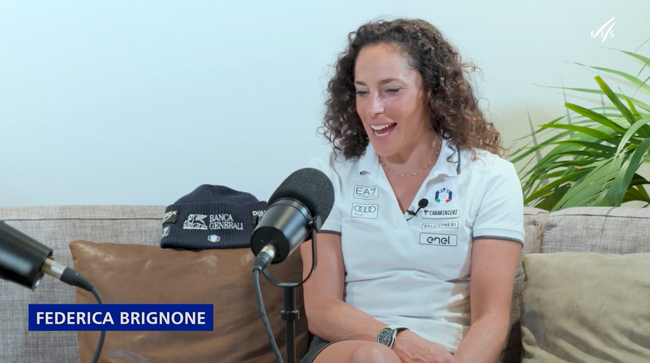 ����� ����