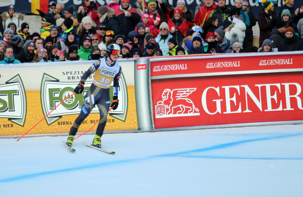 ����� ����