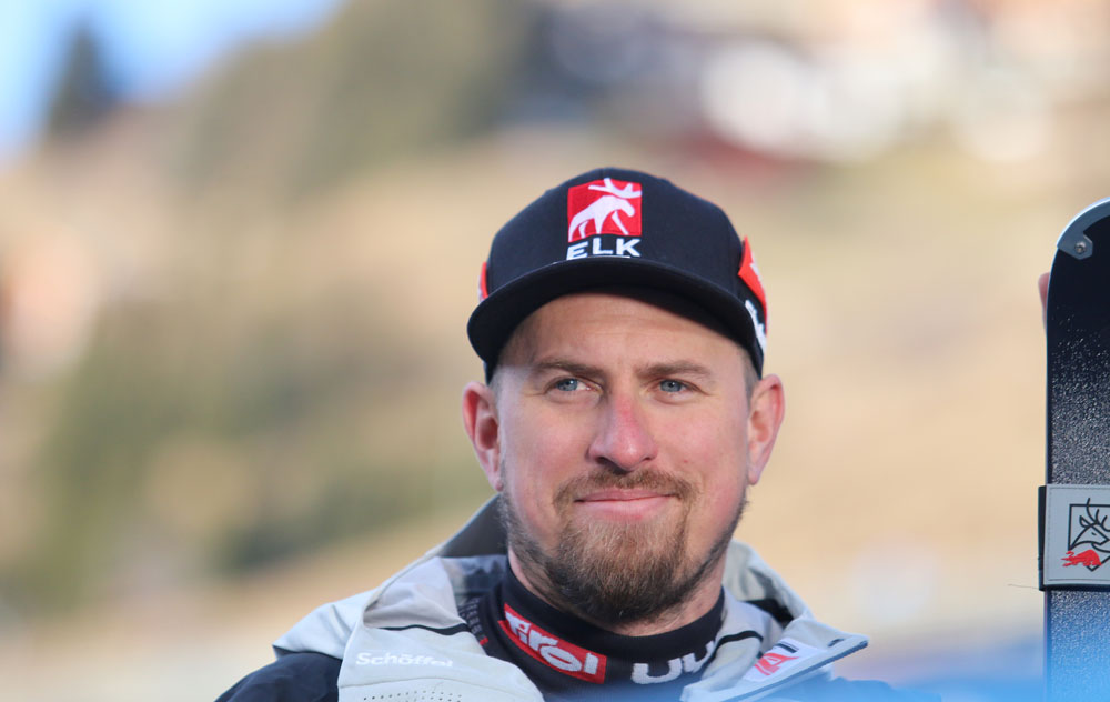 ����� ����