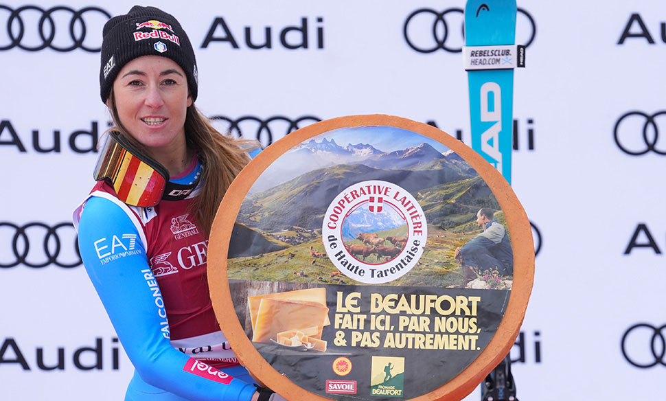 ����� ����