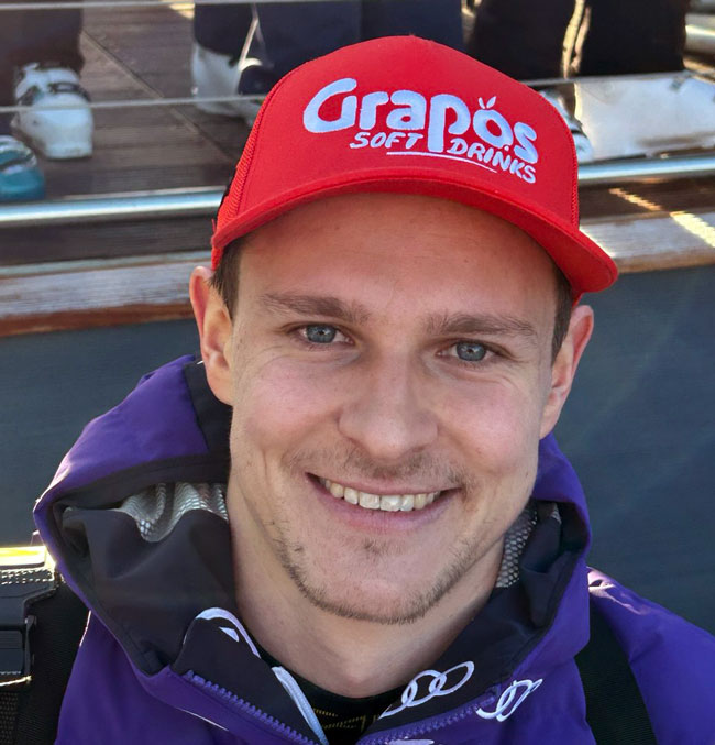 ����� ����