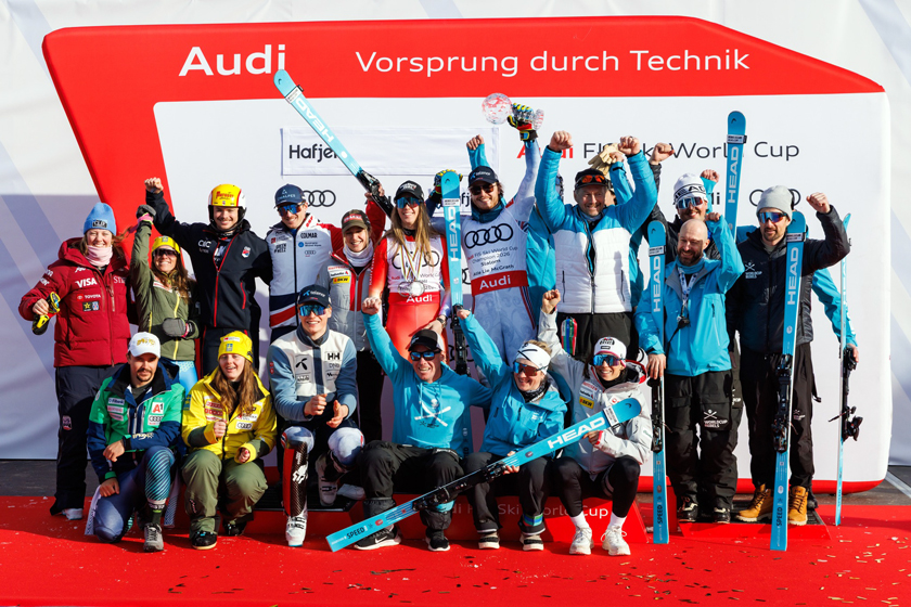 ����� ����