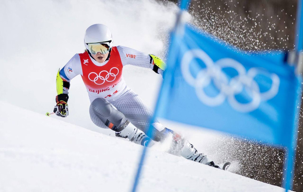 ����� ����