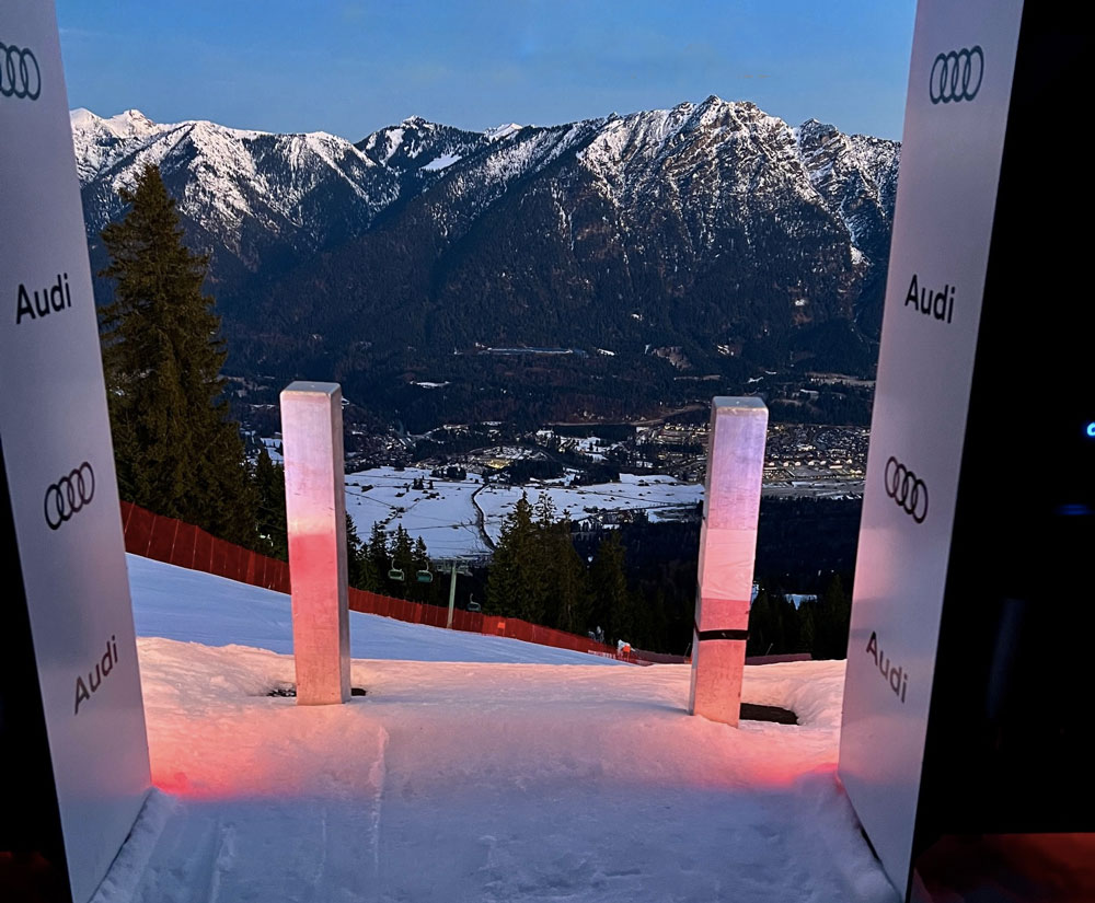 ����� ����