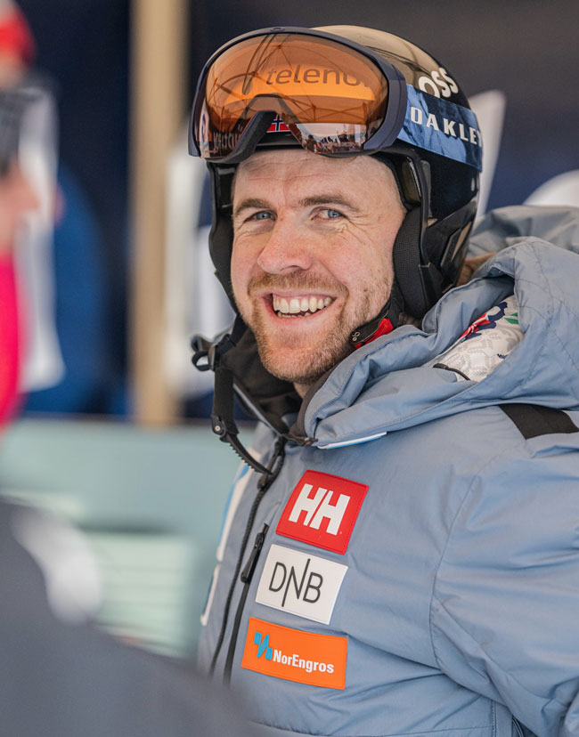 ����� ����