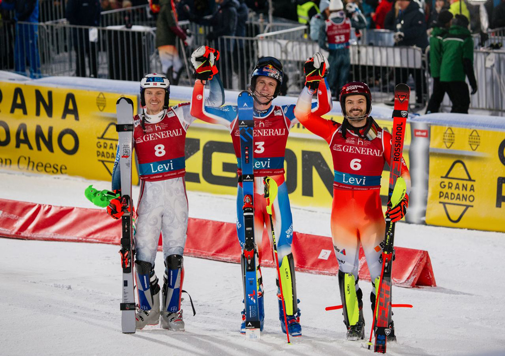 ����� ����