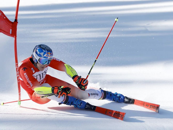 ����� ����