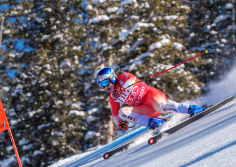 ����� ����