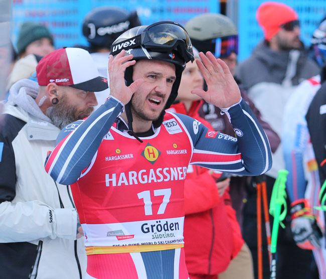 ����� ����